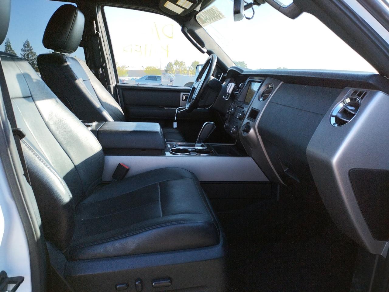 Photo 5 from auction – 2016 FORD EXPEDITION with VIN 1FMJU2AT2GEF28290