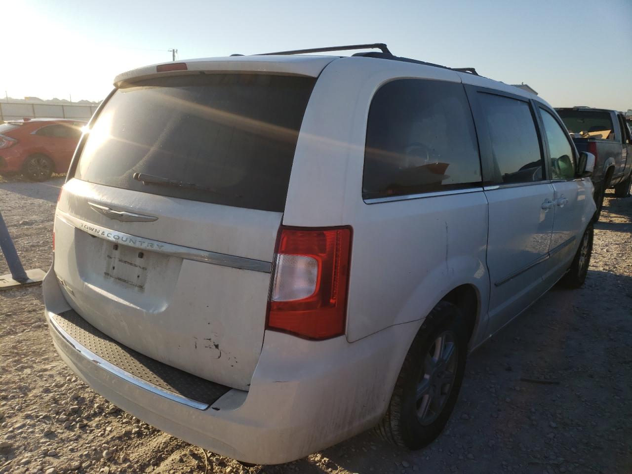Photo 4 from auction – 2012 CHRYSLER TOWN & COU with VIN 2C4RC1BG1CR305127