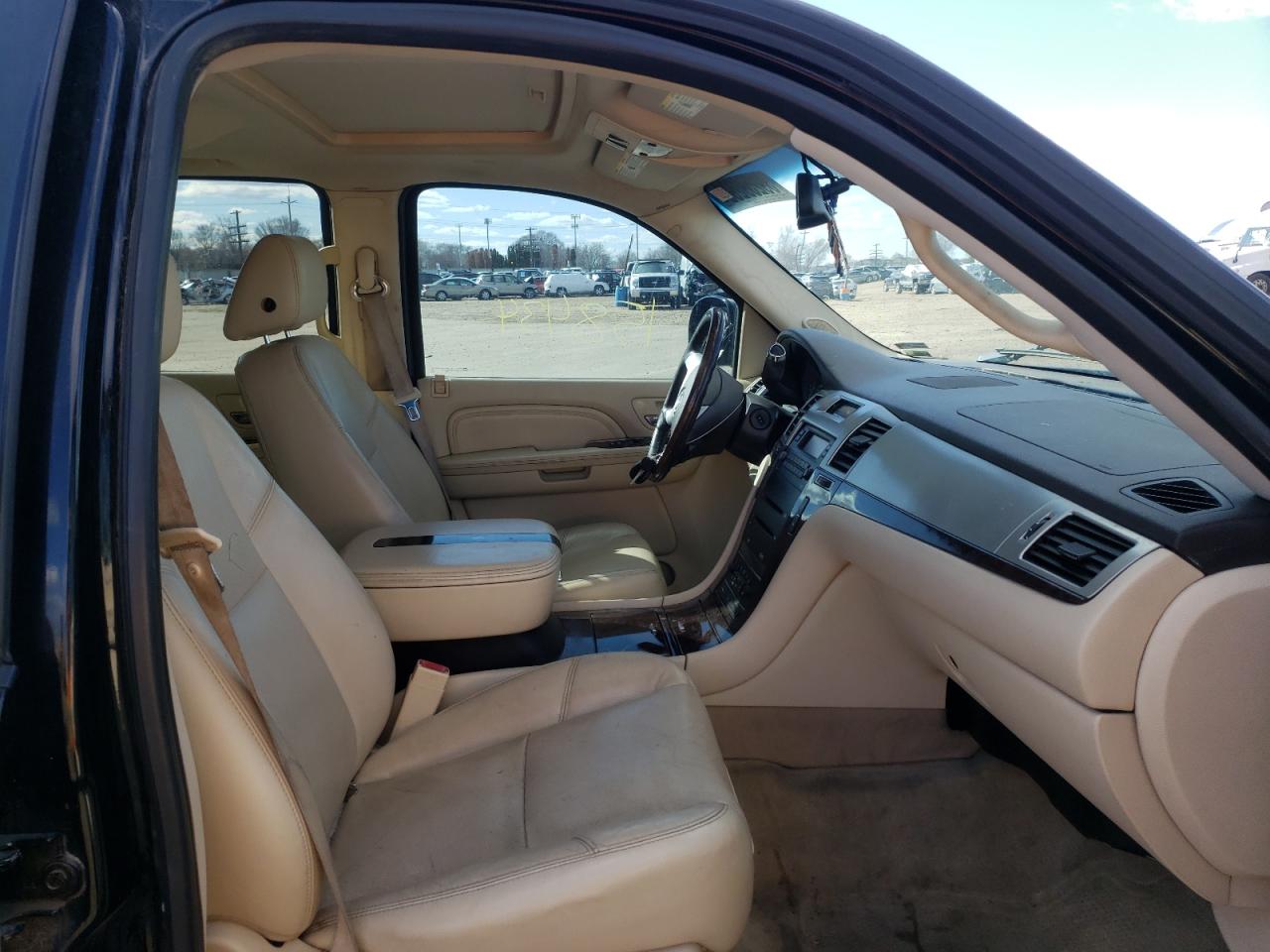 Photo 5 from auction – 2007 CADILLAC ESCALADE L with VIN 1GYFK63857R385600