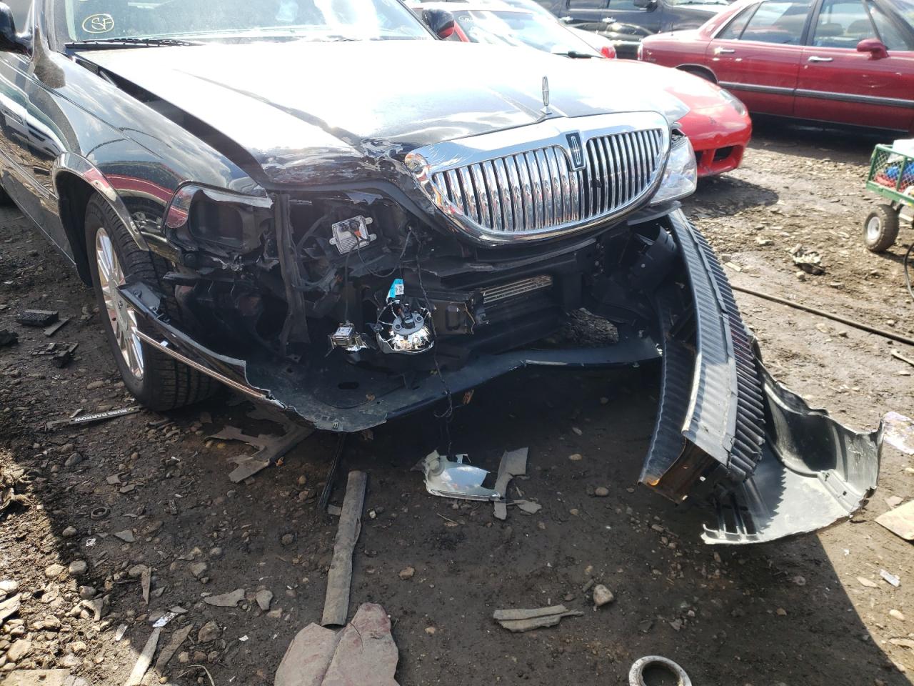 Photo 9 from auction – 2011 LINCOLN TOWN CAR S with VIN 2LNBL8CV2BX754250