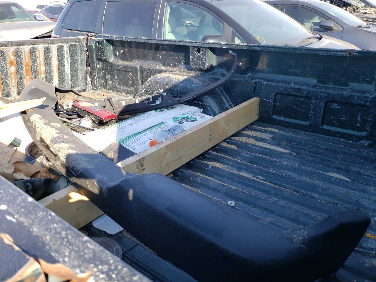Photo 6 from auction – 2001 CHEVROLET SILVERADO with VIN 1GCHC24U21E330617