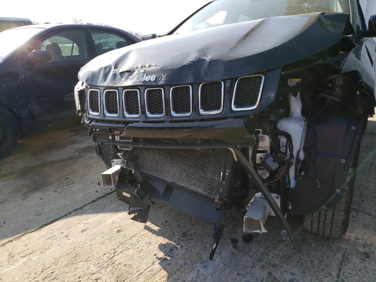Photo 9 from auction – 2018 JEEP COMPASS LA with VIN 3C4NJDBB7JT223438