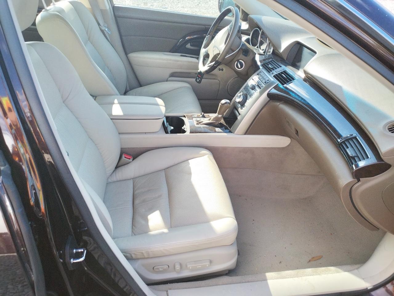 Photo 5 from auction – 2011 ACURA RL with VIN JH4KB2F66BC000949