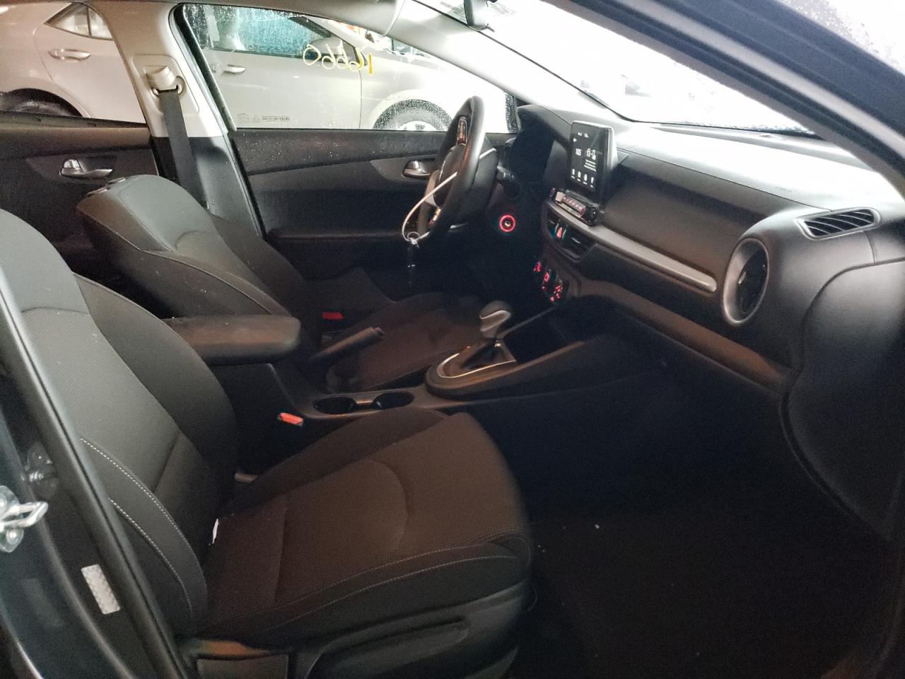 Photo 5 from auction – 2021 KIA FORTE FE with VIN 3KPF24AD8ME312397
