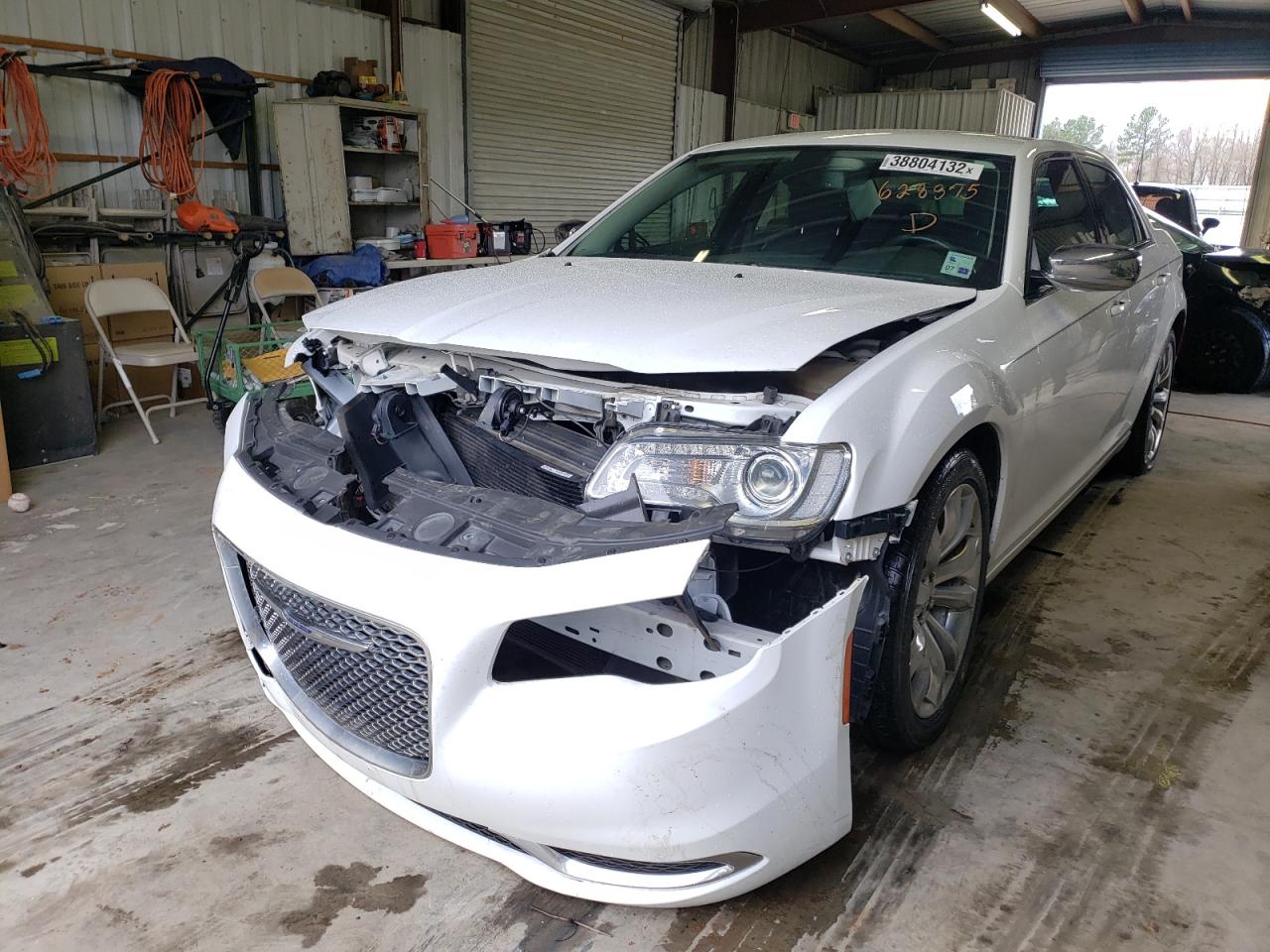Photo 2 from auction – 2019 CHRYSLER 300 TOURIN with VIN 2C3CCAAG0KH628875