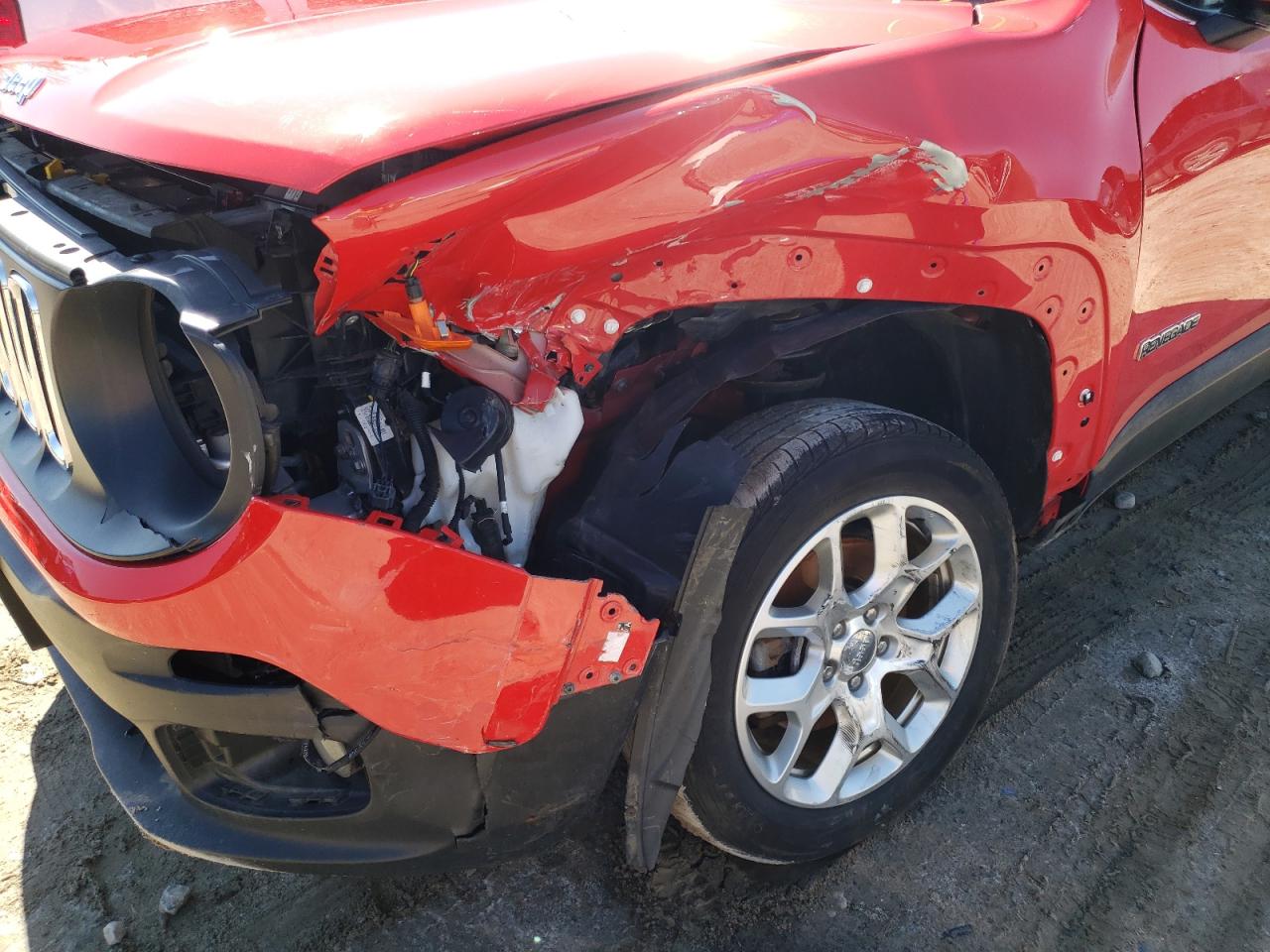 Photo 9 from auction – 2018 JEEP RENEGADE L with VIN ZACCJBBB3JPH21428