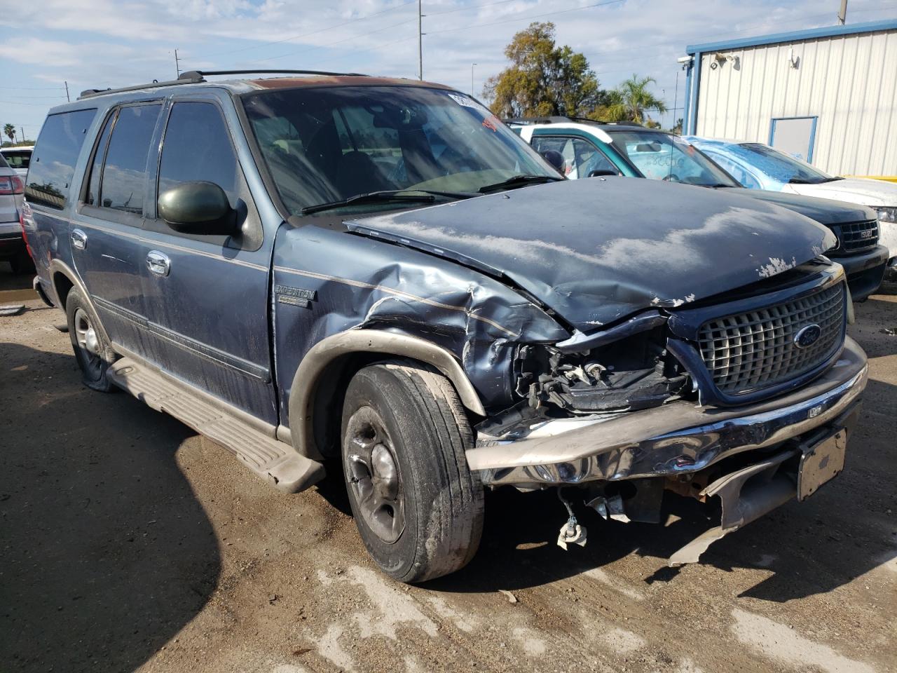 FORD EXPEDITION 2001 with VIN 1FMRU17W41LB76945 - Photo from auction