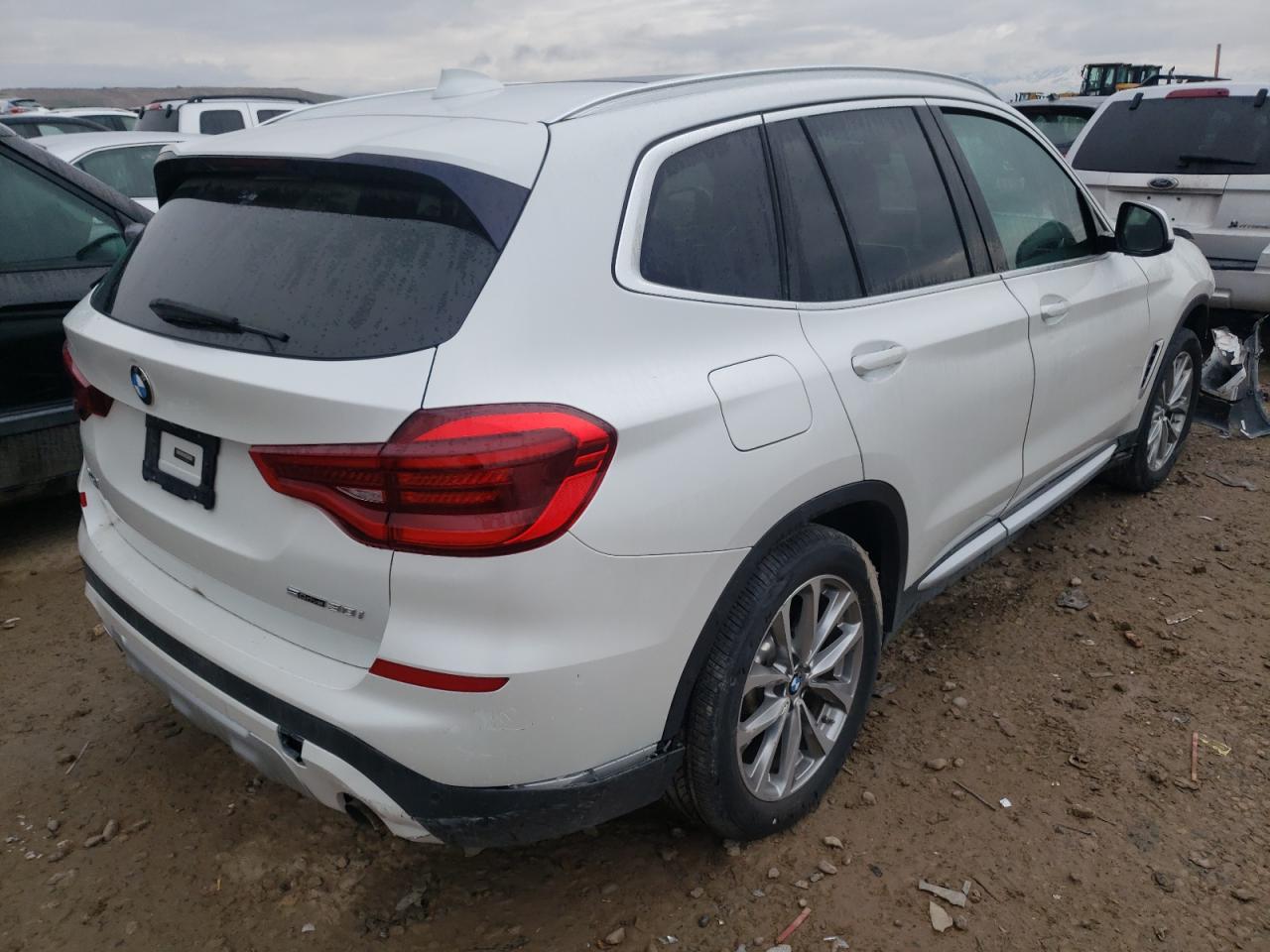 Photo 4 from auction – 2019 BMW X3 SDRIVE3 with VIN 5UXTR7C59KLE96244