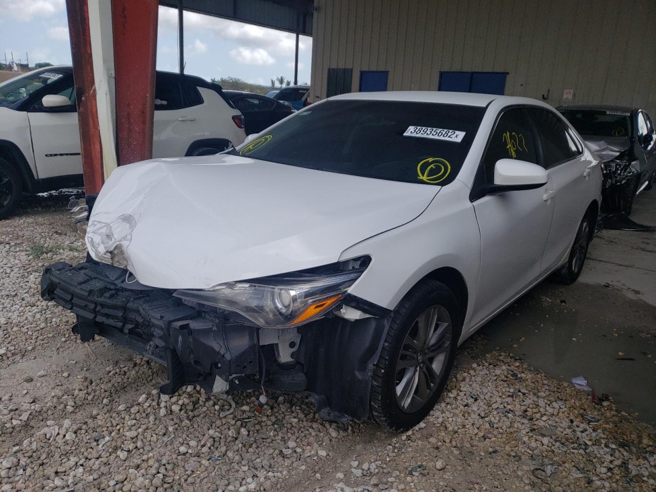 Photo 2 from auction – 2017 TOYOTA CAMRY LE with VIN 4T1BF1FK6HU410100