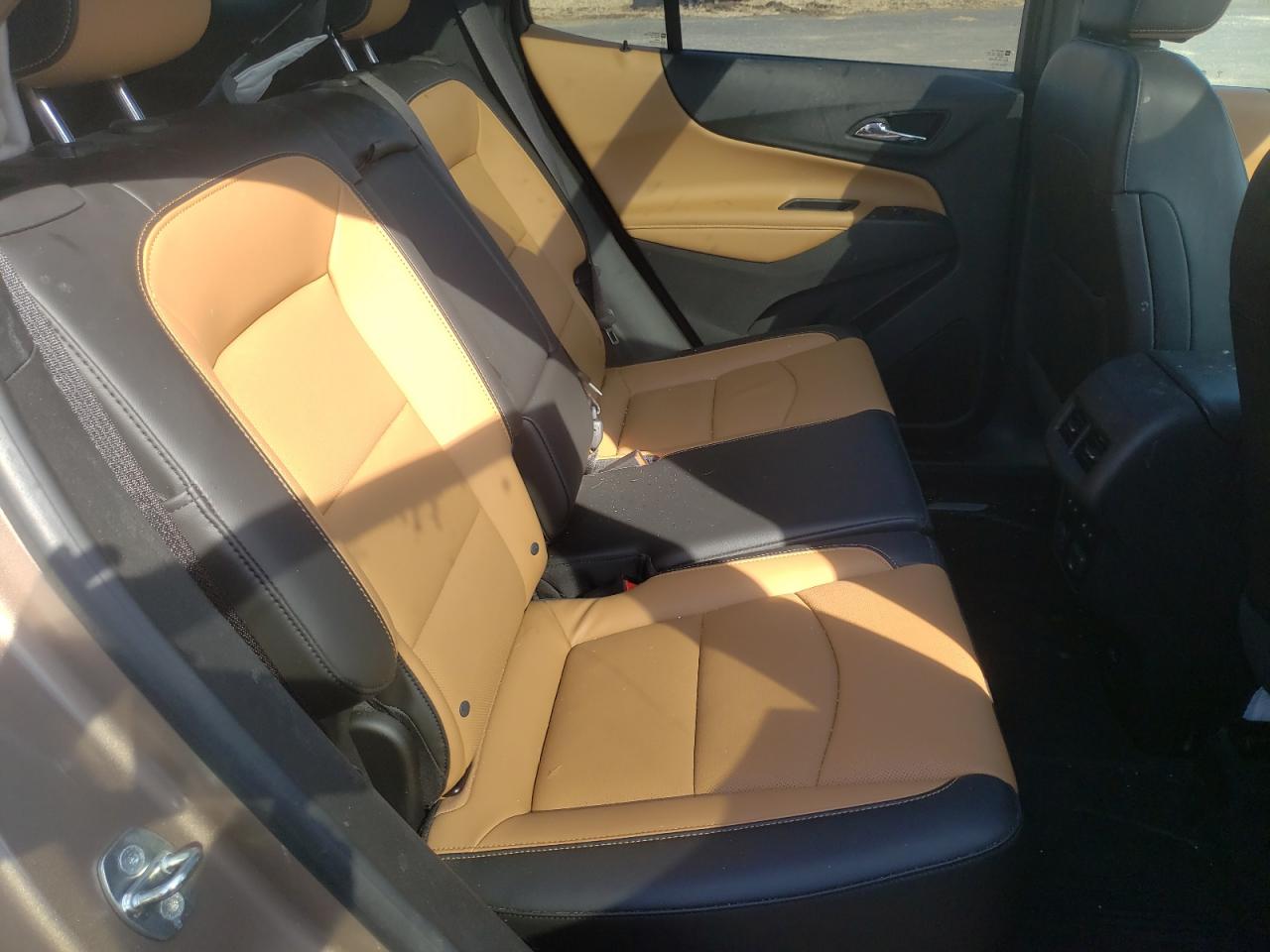 Photo 6 from auction – 2018 CHEVROLET EQUINOX PR with VIN 2GNAXWEX4J6291112