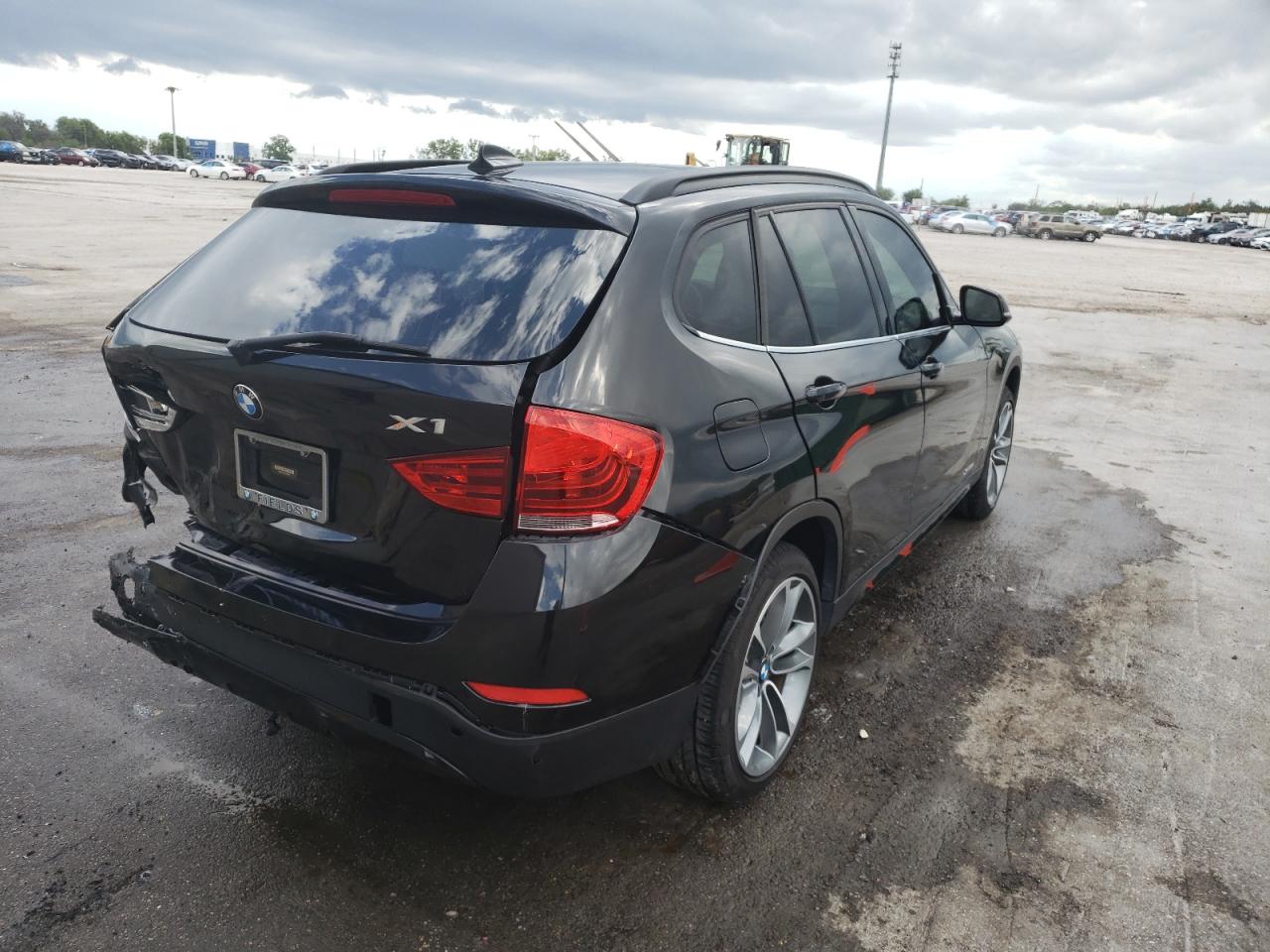 Photo 4 from auction – 2015 BMW X1 XDRIVE2 with VIN WBAVL1C51FVY34653