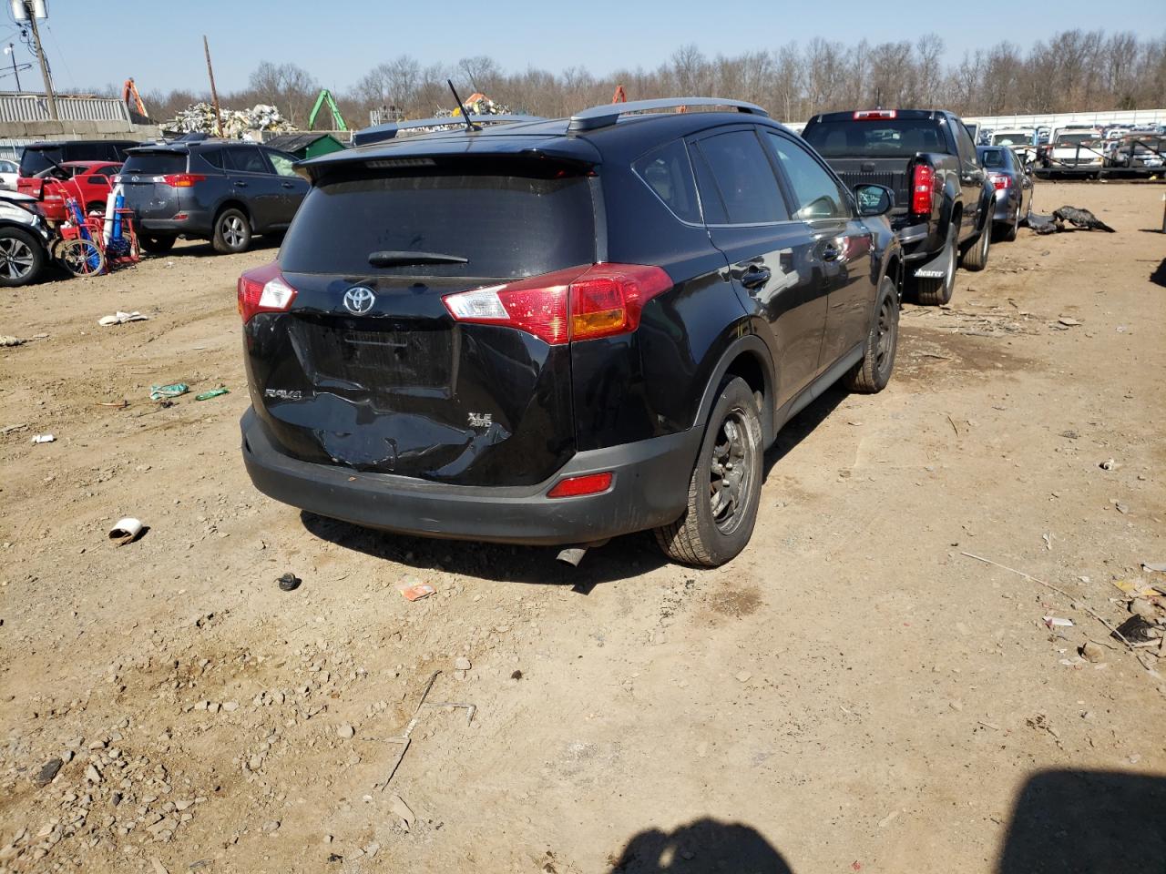 Photo 4 from auction – 2015 TOYOTA RAV4 LE with VIN 2T3BFREV3FW389415