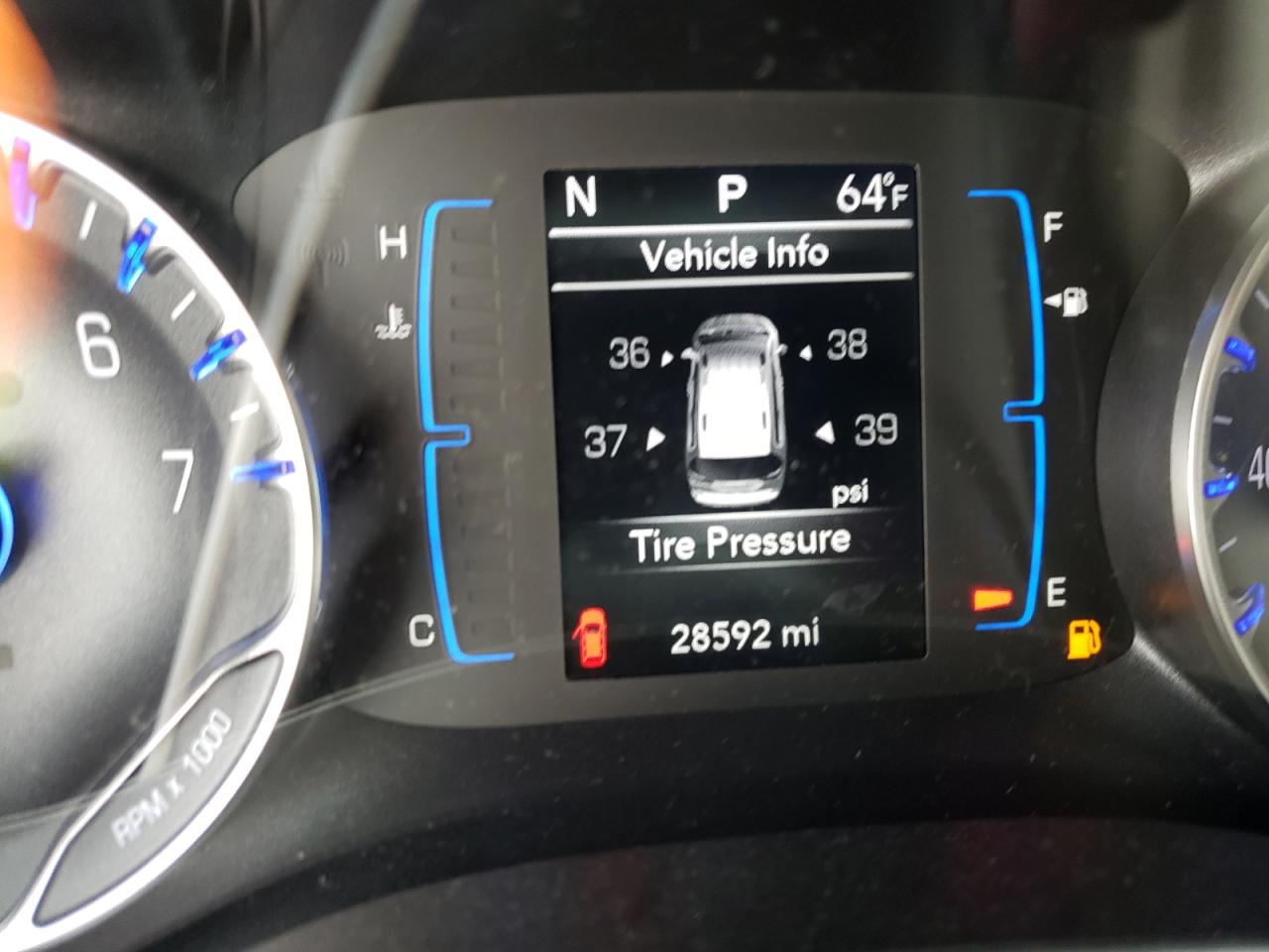 Photo 8 from auction – 2017 CHRYSLER PACIFICA L with VIN 2C4RC1CG5HR502923