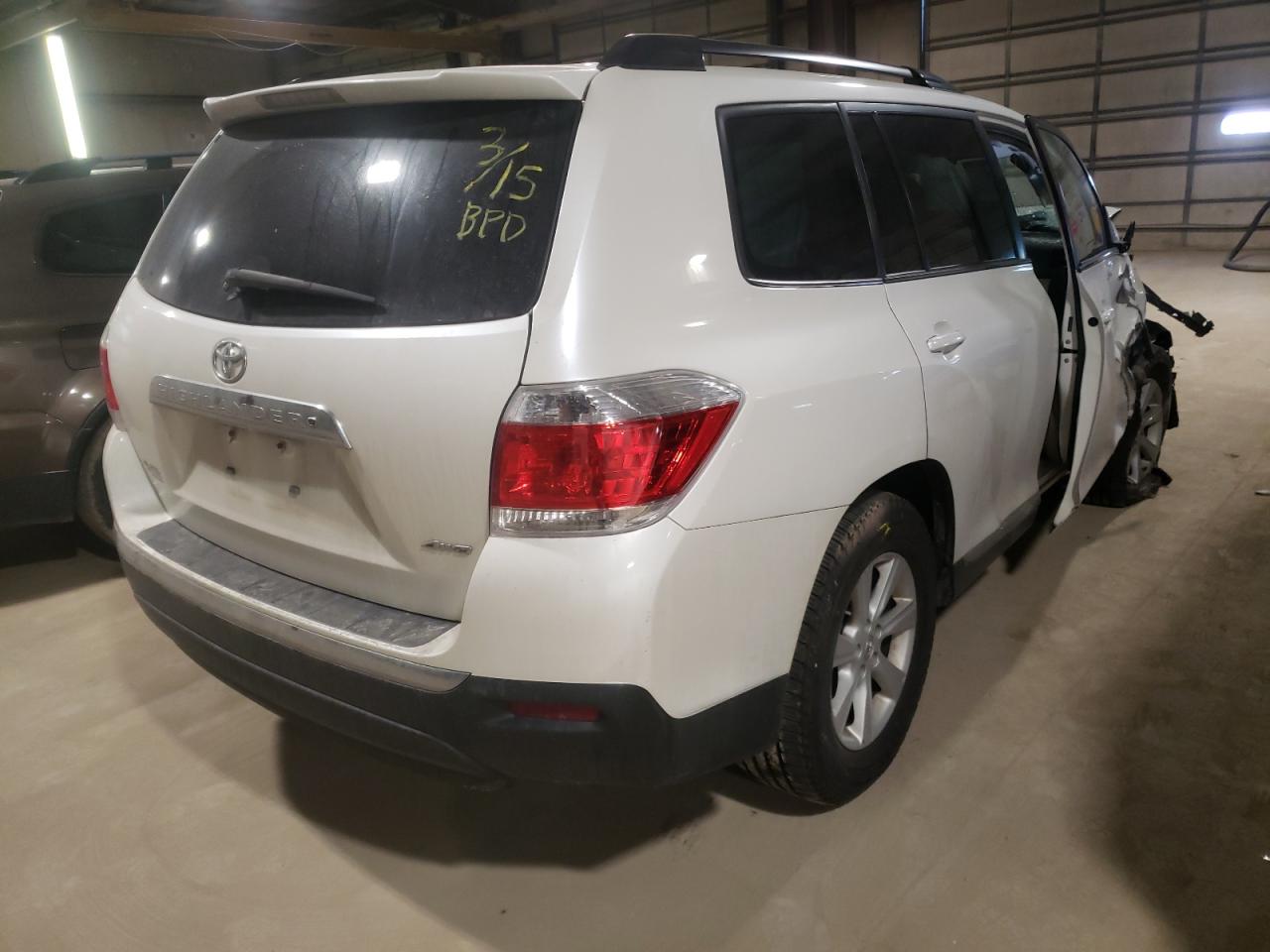 Photo 4 from auction – 2013 TOYOTA HIGHLANDER with VIN 5TDBK3EH6DS250624