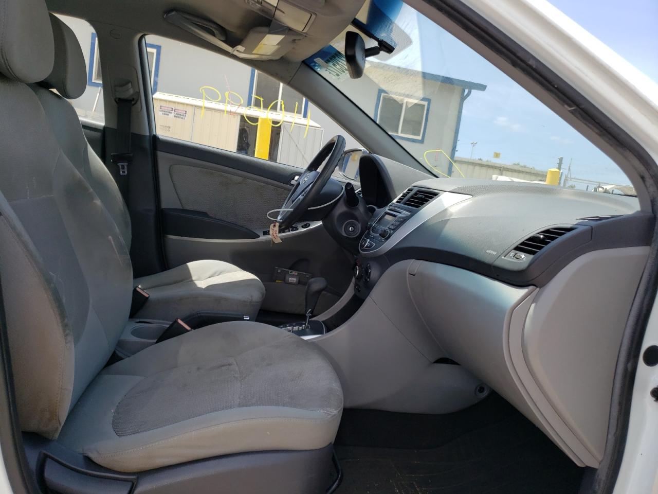 Photo 5 from auction – 2013 HYUNDAI ACCENT GLS with VIN KMHCT5AE3DU107856