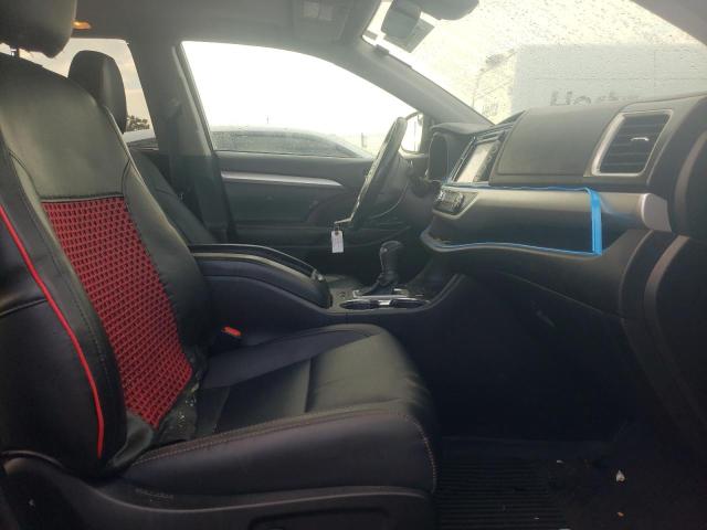 Photo 5 from auction – 2017 TOYOTA HIGHLANDER with VIN 5TDJGRFH2HS034712