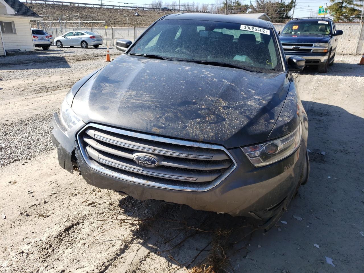 Photo 9 from auction – 2018 FORD TAURUS SEL with VIN 1FAHP2E88JG115081