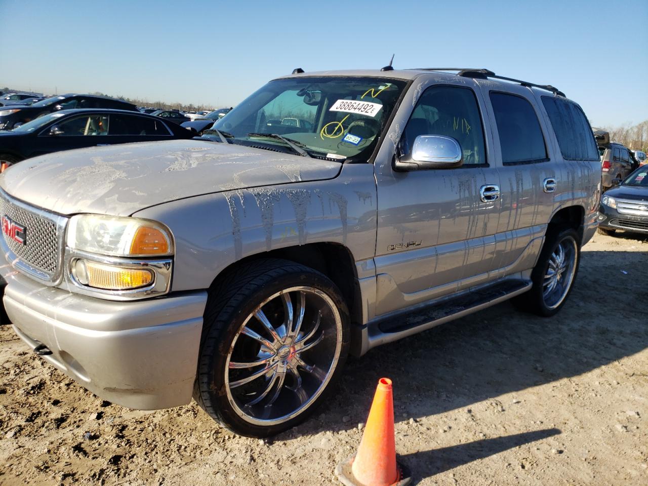 Photo 9 from auction – 2005 GMC YUKON DENA with VIN 1GKEK63U65J111482