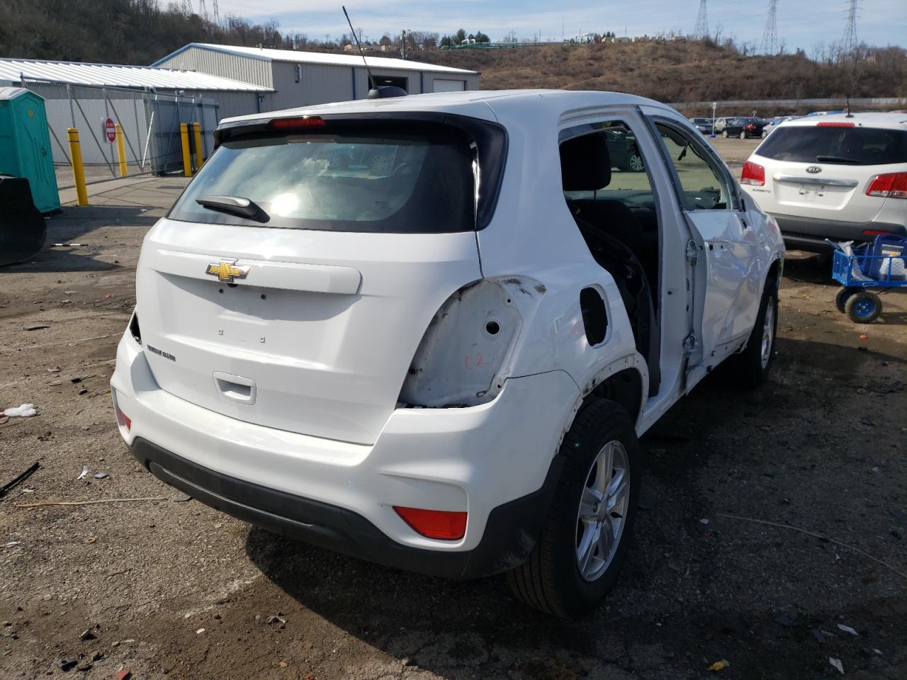 Photo 4 from auction – 2017 CHEVROLET TRAX LS with VIN 3GNCJNSB0HL189793