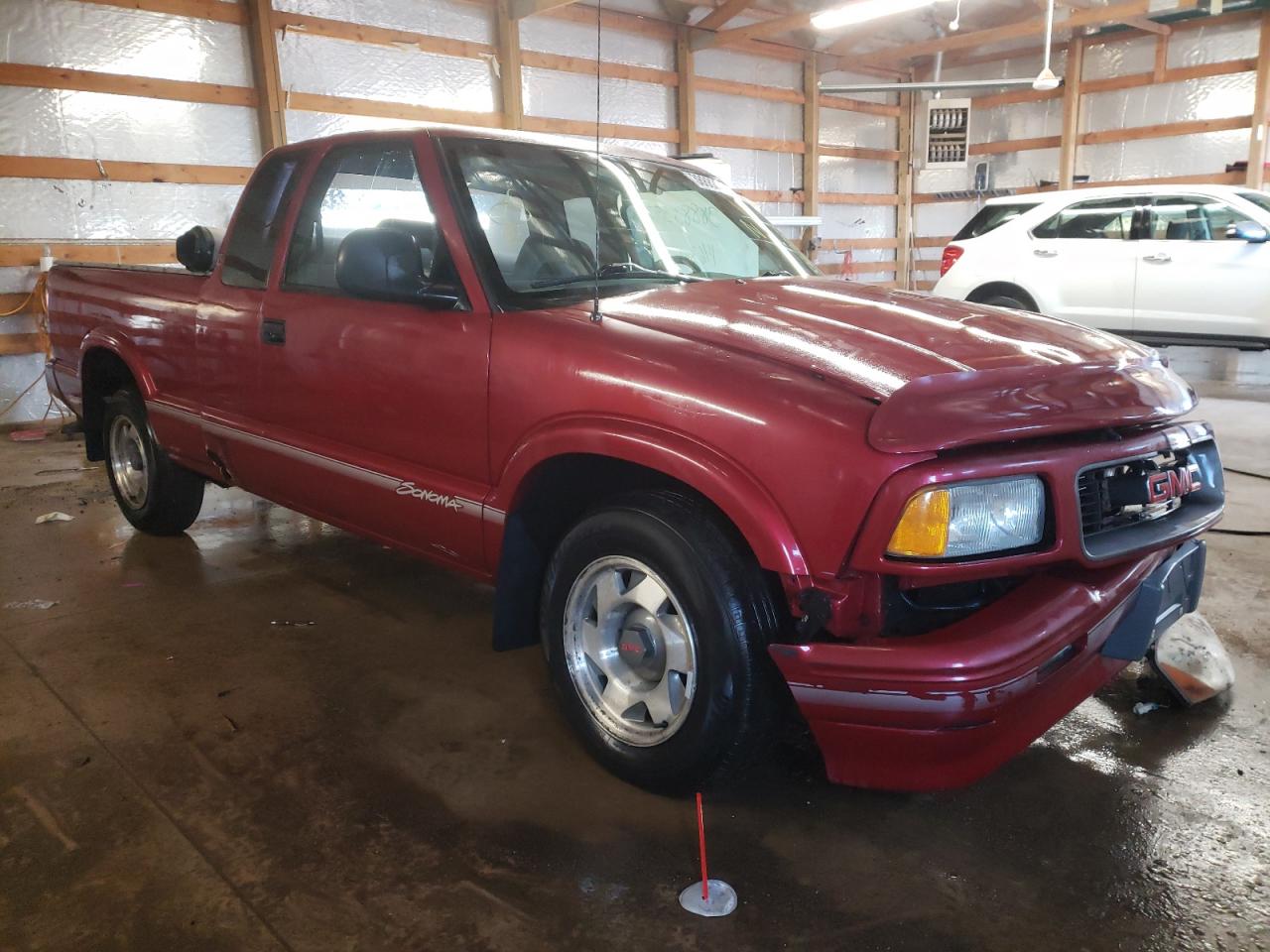 GMC SONOMA 1996 with VIN 1GTCS19X3T8516775 - Photo from auction