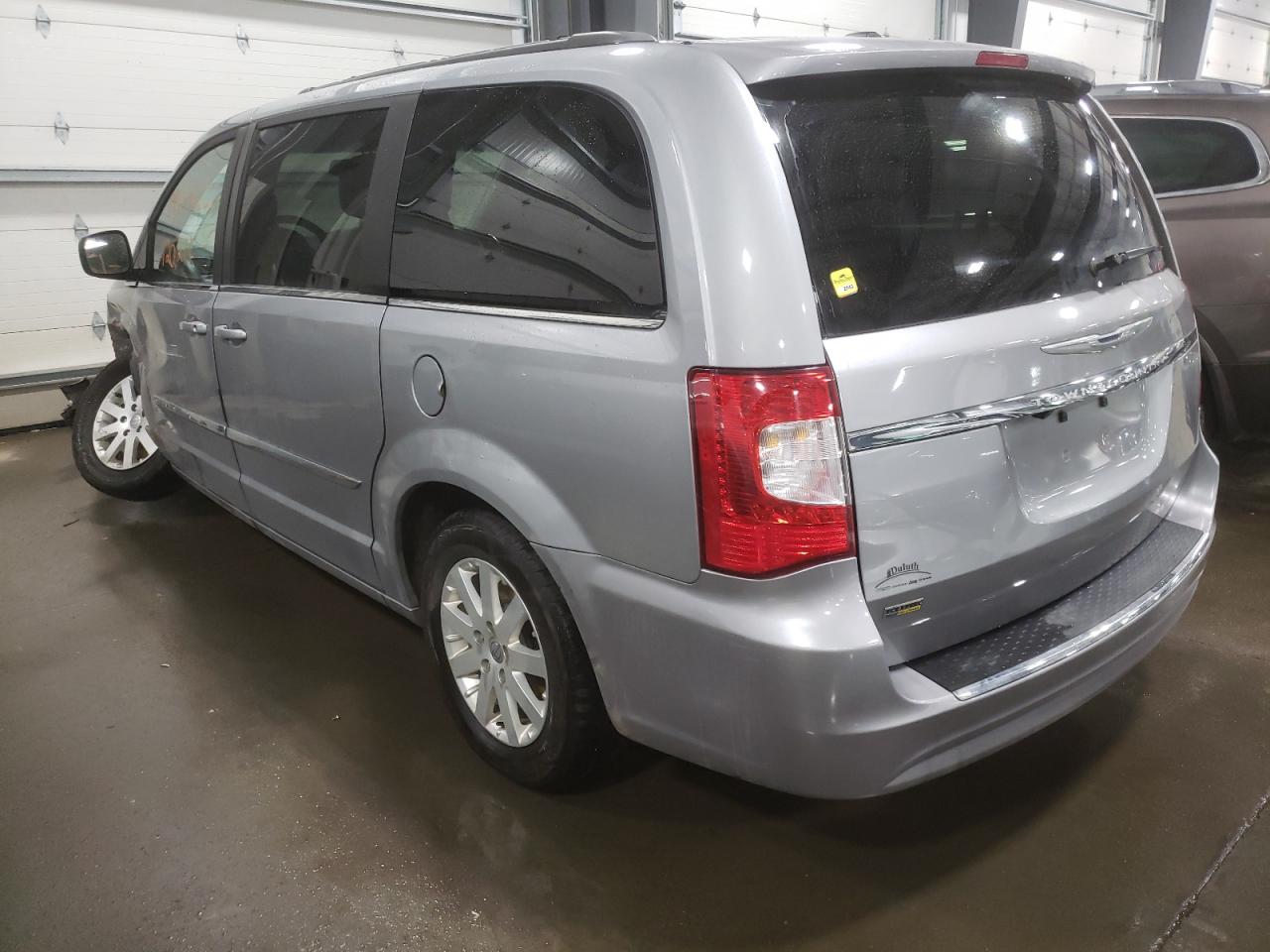Photo 3 from auction – 2015 CHRYSLER TOWN & COU with VIN 2C4RC1BG1FR588181