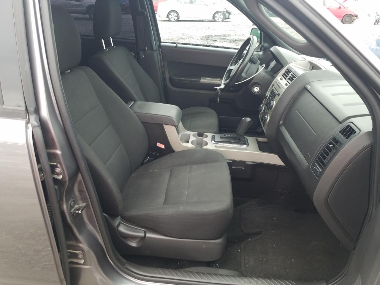 Photo 5 from auction – 2010 FORD ESCAPE XLT with VIN 1FMCU0DG0AKA08562