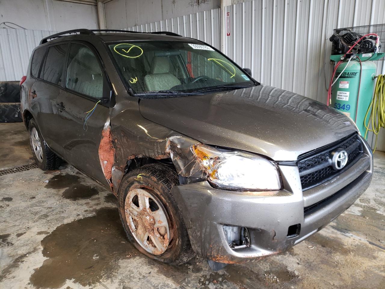 TOYOTA RAV4 2011 مع رقم تعريف المركبة 2T3ZF4DV4BW069226 - صورة من المزاد
