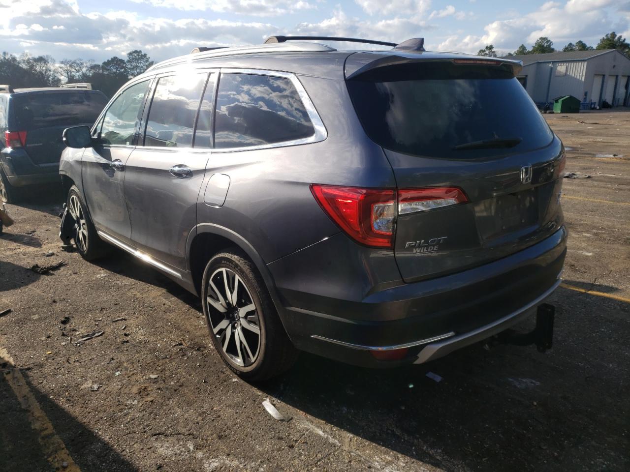 Photo 3 from auction – 2019 HONDA PILOT ELIT with VIN 5FNYF6H00KB080624