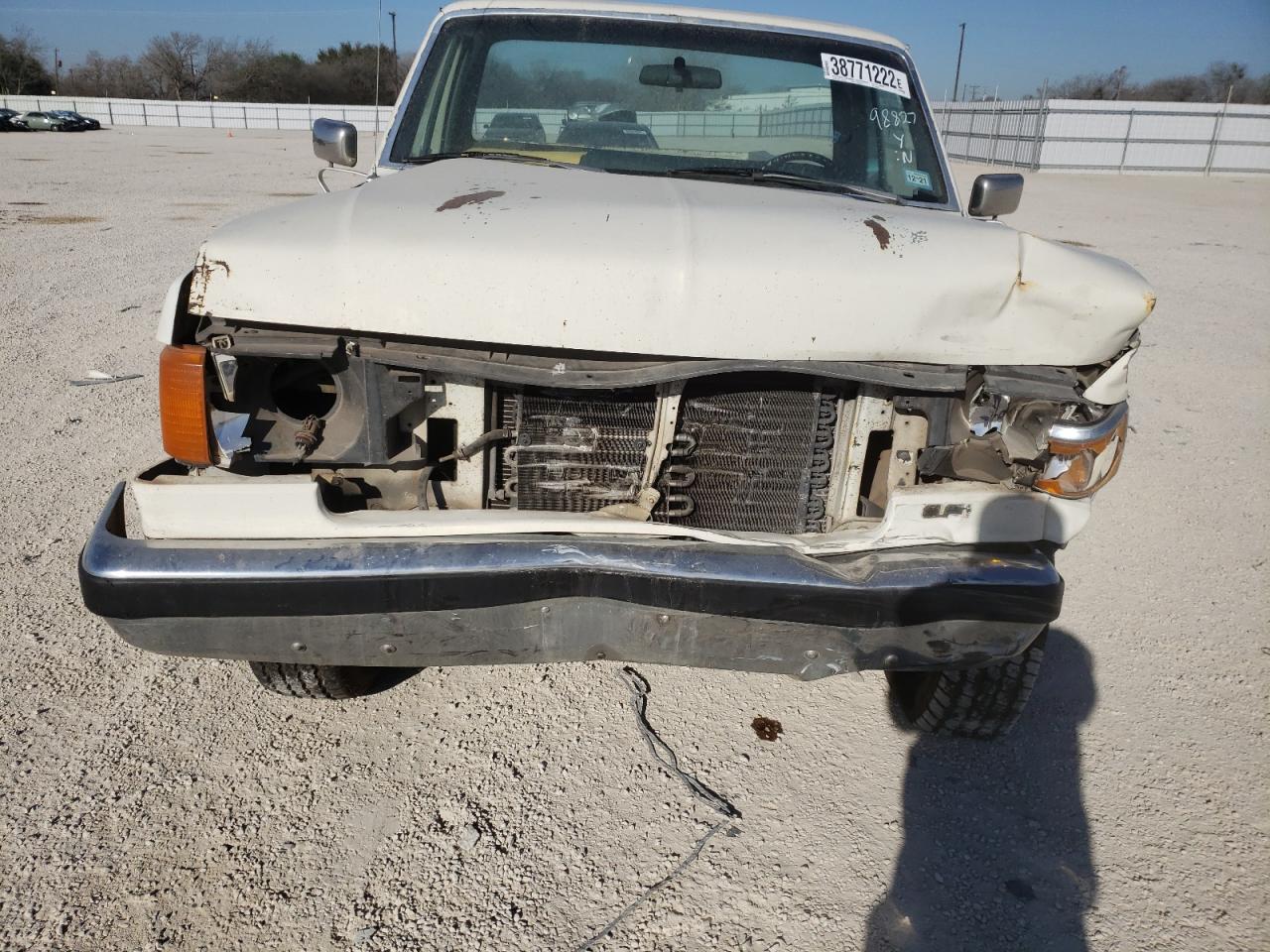 Photo 9 from auction – 1990 FORD F250 with VIN 1FTEF25Y2LPB06668