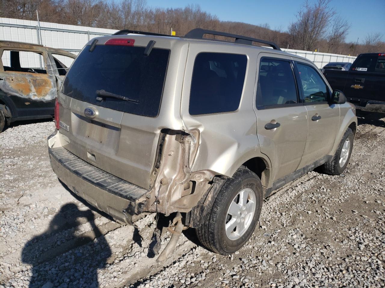 Photo 4 from auction – 2010 FORD ESCAPE with VIN 1FMCU9D70AKC72496