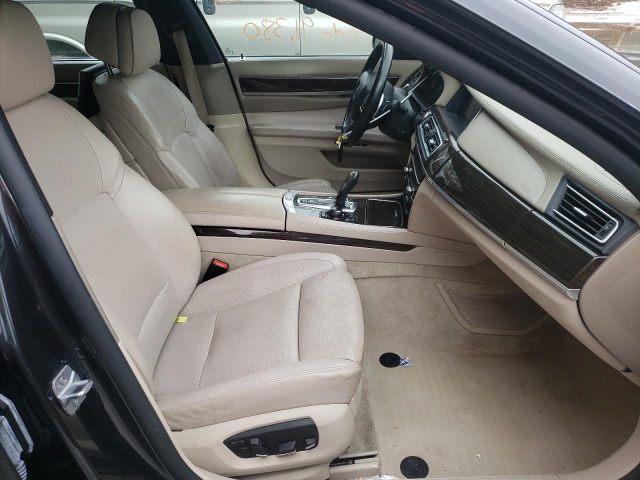 Photo 5 from auction – 2013 BMW ALPINA B7 with VIN WBAYF8C53DD141177
