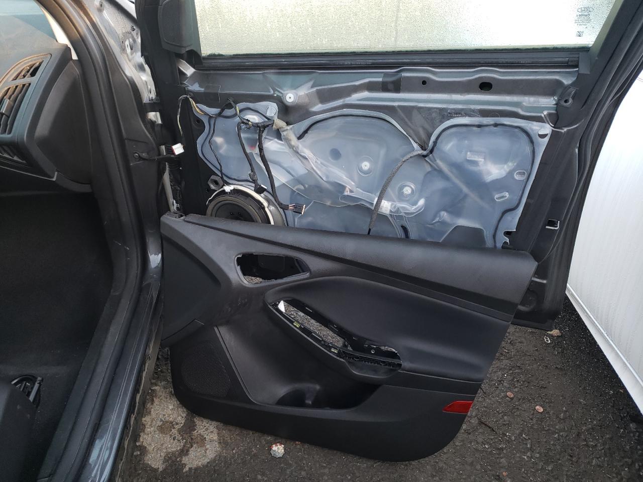 Photo 9 from auction – 2016 FORD FOCUS S with VIN 1FADP3E27GL287831