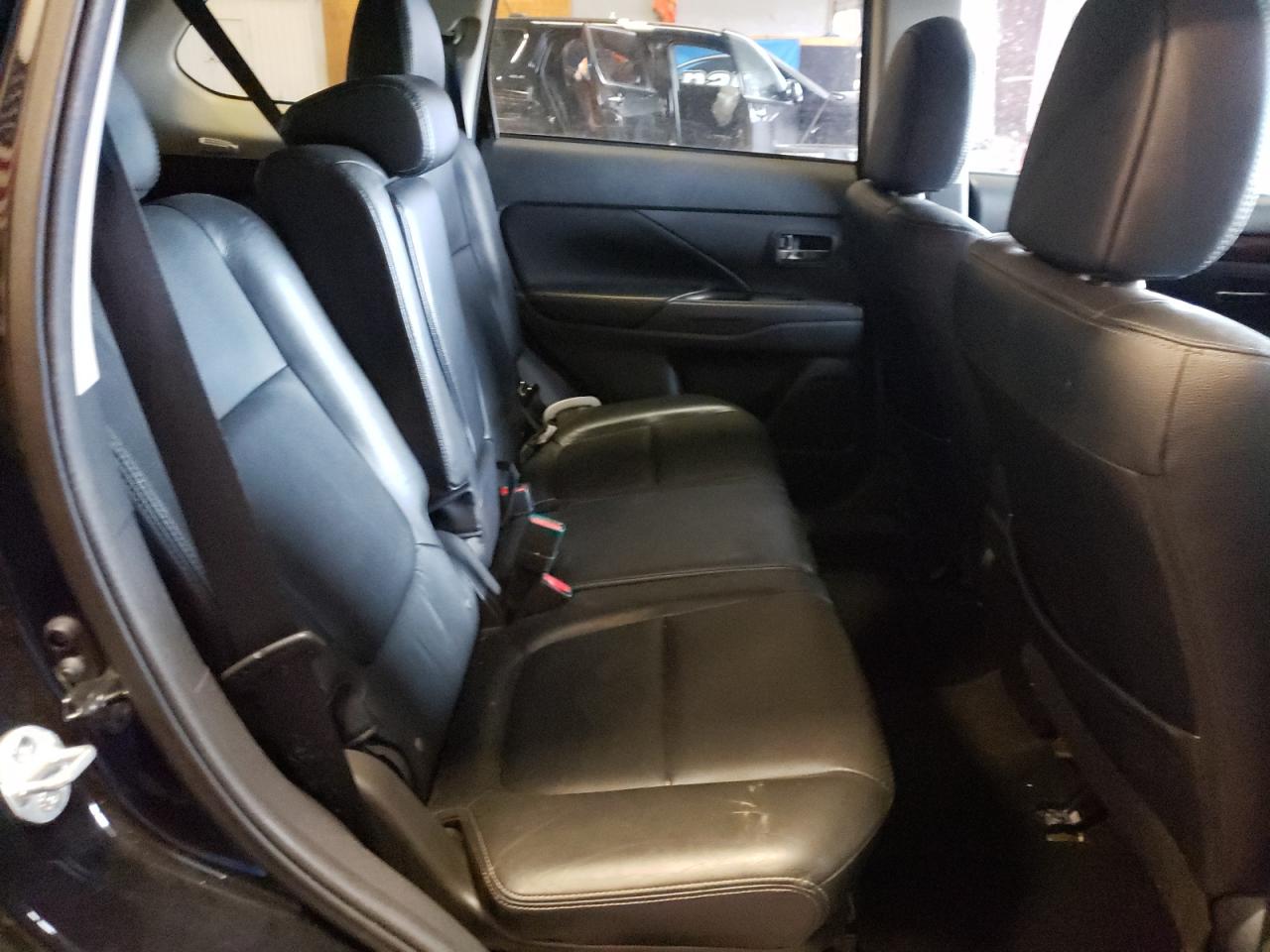 Photo 6 from auction – 2014 MITSUBISHI OUTLANDER with VIN JA4AZ3A31EZ003121