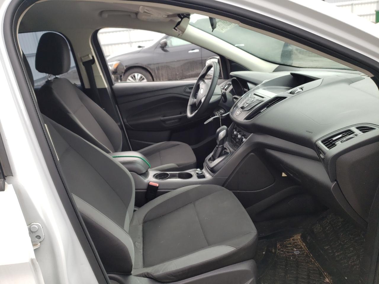 Photo 5 from auction – 2013 FORD ESCAPE S with VIN 1FMCU0F74DUA79947