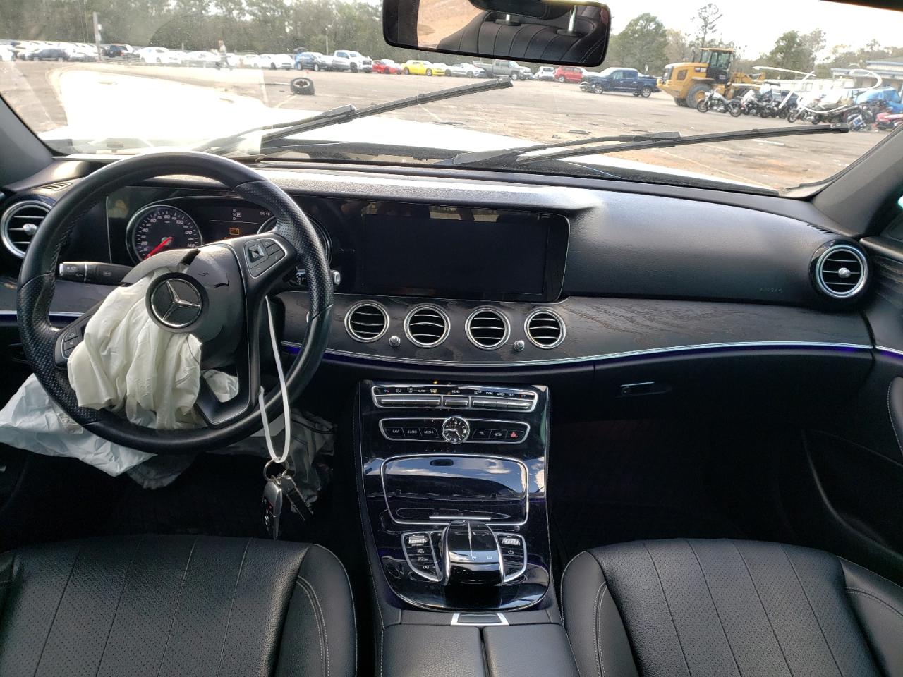 Photo 9 from auction – 2017 MERCEDES-BENZ E 300 with VIN WDDZF4JB3HA044745