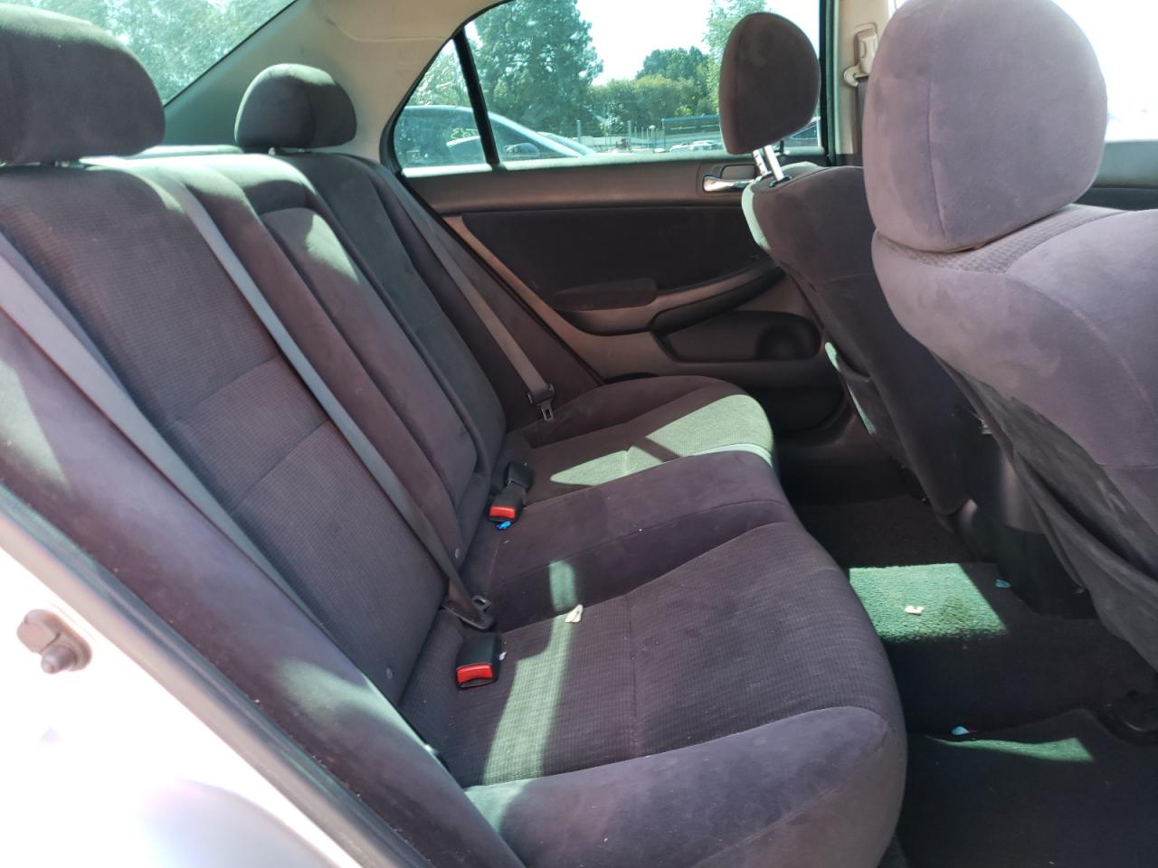 Photo 6 from auction – 2005 HONDA ACCORD LX with VIN JHMCM56465C007175