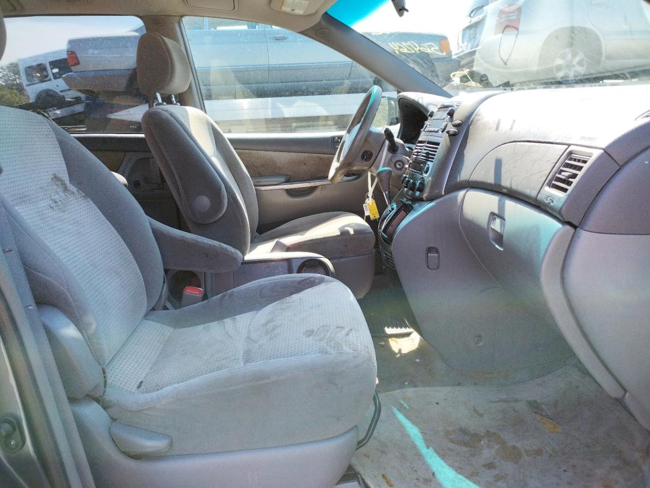 Photo 5 from auction – 2006 TOYOTA SIENNA with VIN 5TDZA23C86S564264