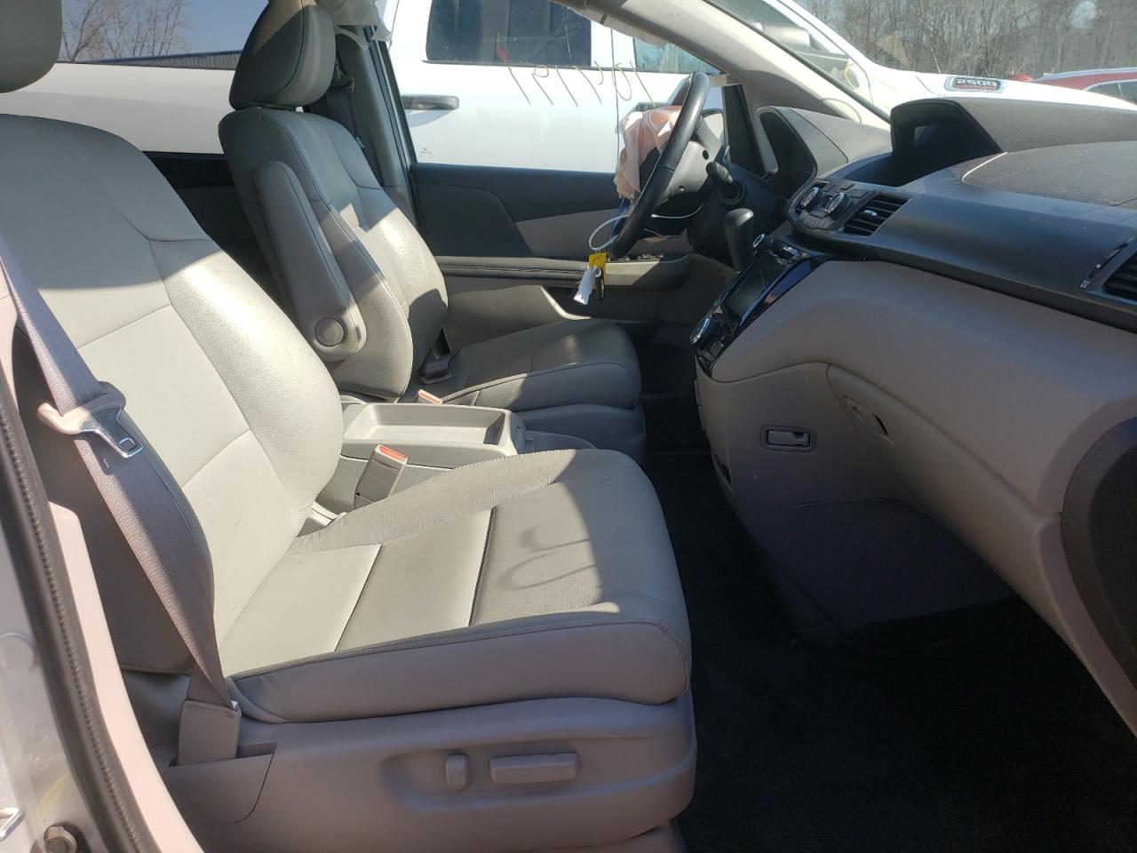 Photo 5 from auction – 2015 HONDA ODYSSEY EX with VIN 5FNRL5H65FB051167