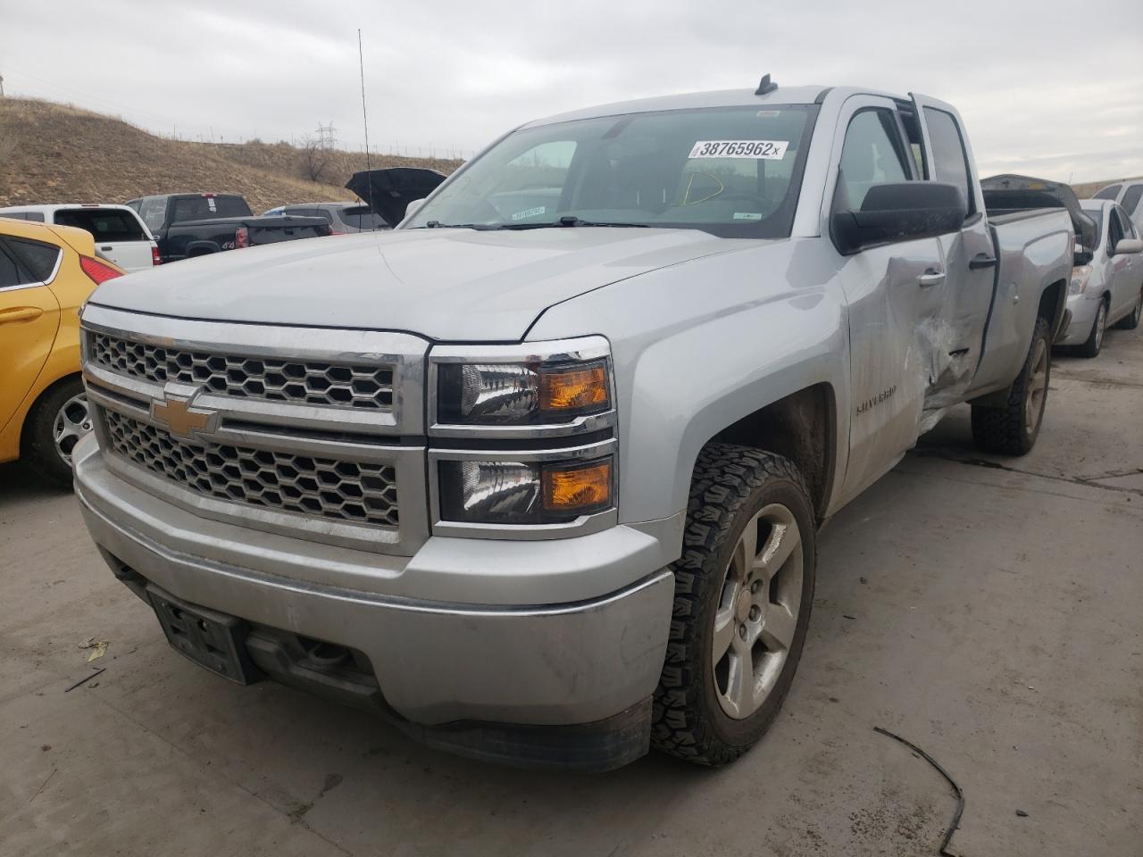 Photo 2 from auction – 2014 CHEVROLET SILVERADO with VIN 1GCVKREC3EZ133796
