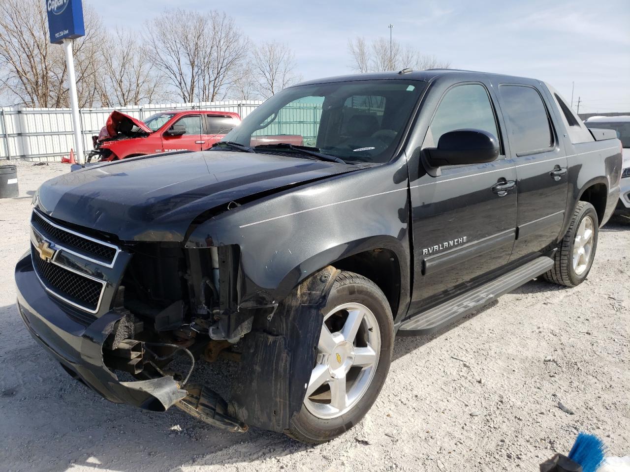 Photo 2 from auction – 2010 CHEVROLET AVALANCHE with VIN 3GNVKFE07AG108809