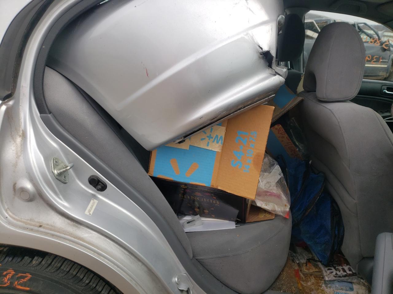 Photo 6 from auction – 2003 HONDA CIVIC LX with VIN 2HGES16563H618174