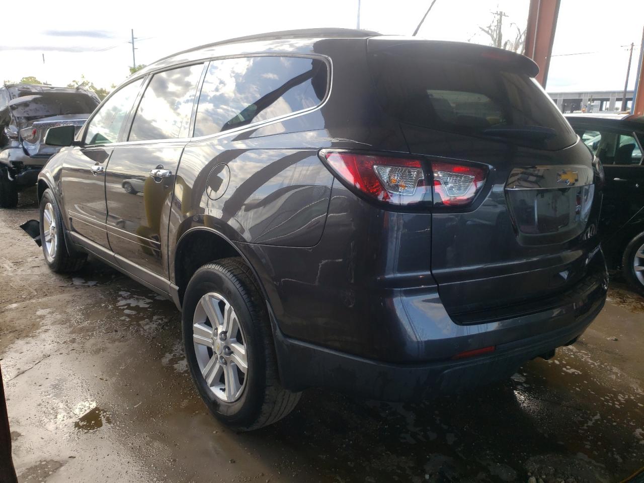 Photo 3 from auction – 2014 CHEVROLET TRAVERSE L with VIN 1GNKRHKD7EJ138074