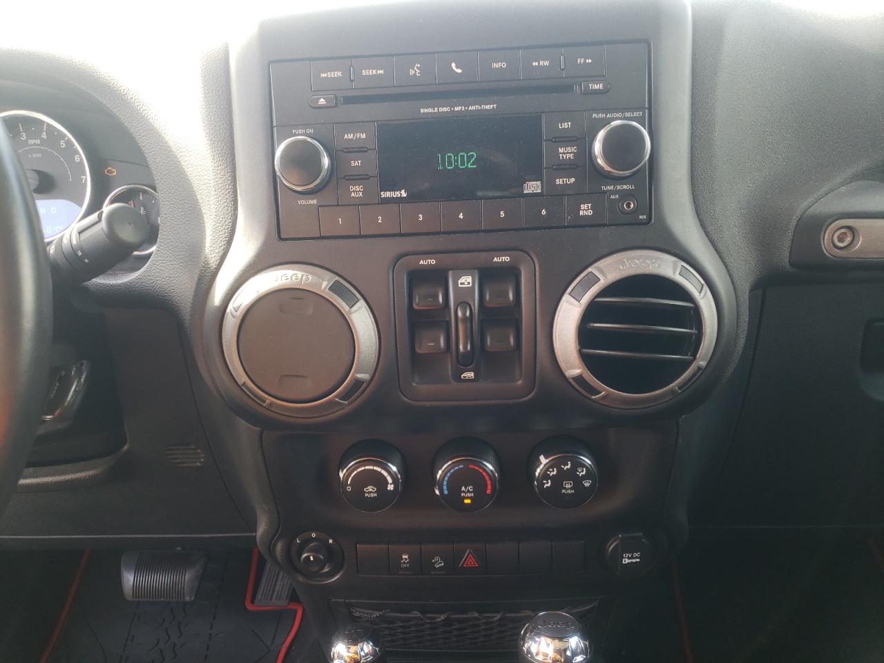 Photo 9 from auction – 2016 JEEP WRANGLER U with VIN 1C4BJWDG1GL316709