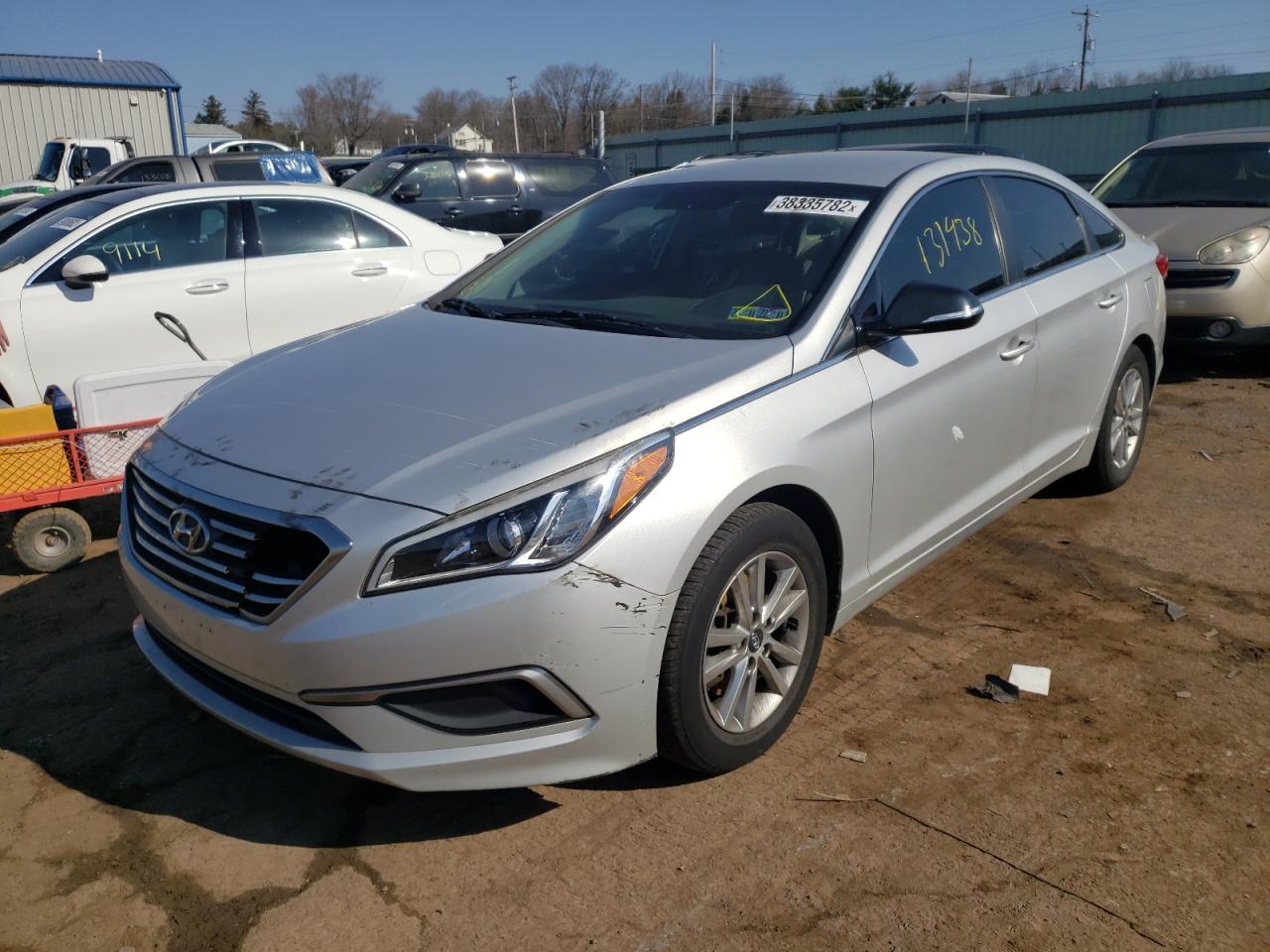 Photo 2 from auction – 2016 HYUNDAI SONATA SE with VIN 5NPE24AF4GH331087