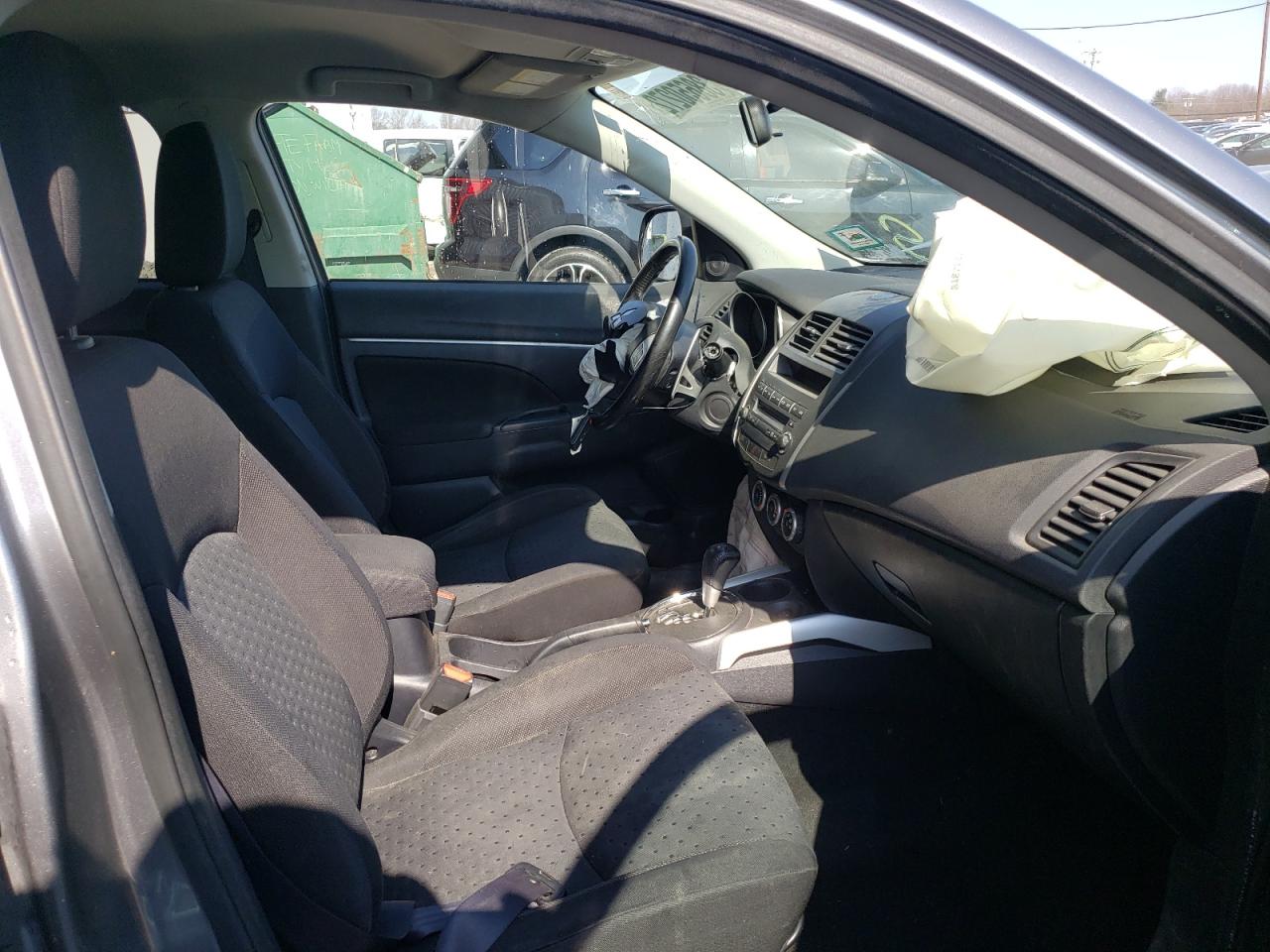 Photo 5 from auction – 2011 MITSUBISHI OUTLANDER with VIN JA4AR4AU5BZ015234