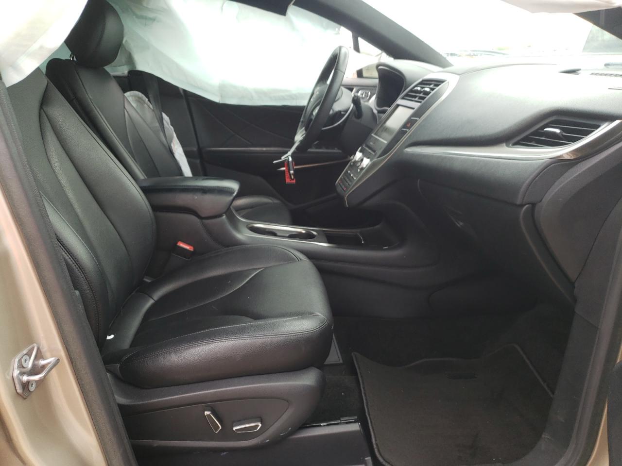 Photo 5 from auction – 2015 LINCOLN MKC with VIN 5LMCJ1A99FUJ40619