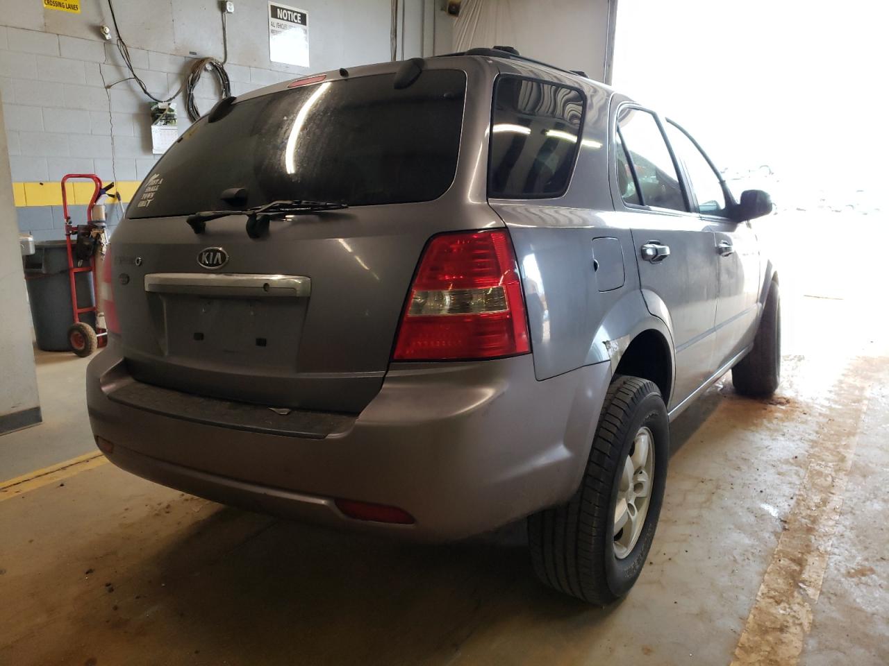 Photo 4 from auction – 2007 KIA SORENTO EX with VIN KNDJC736975688906