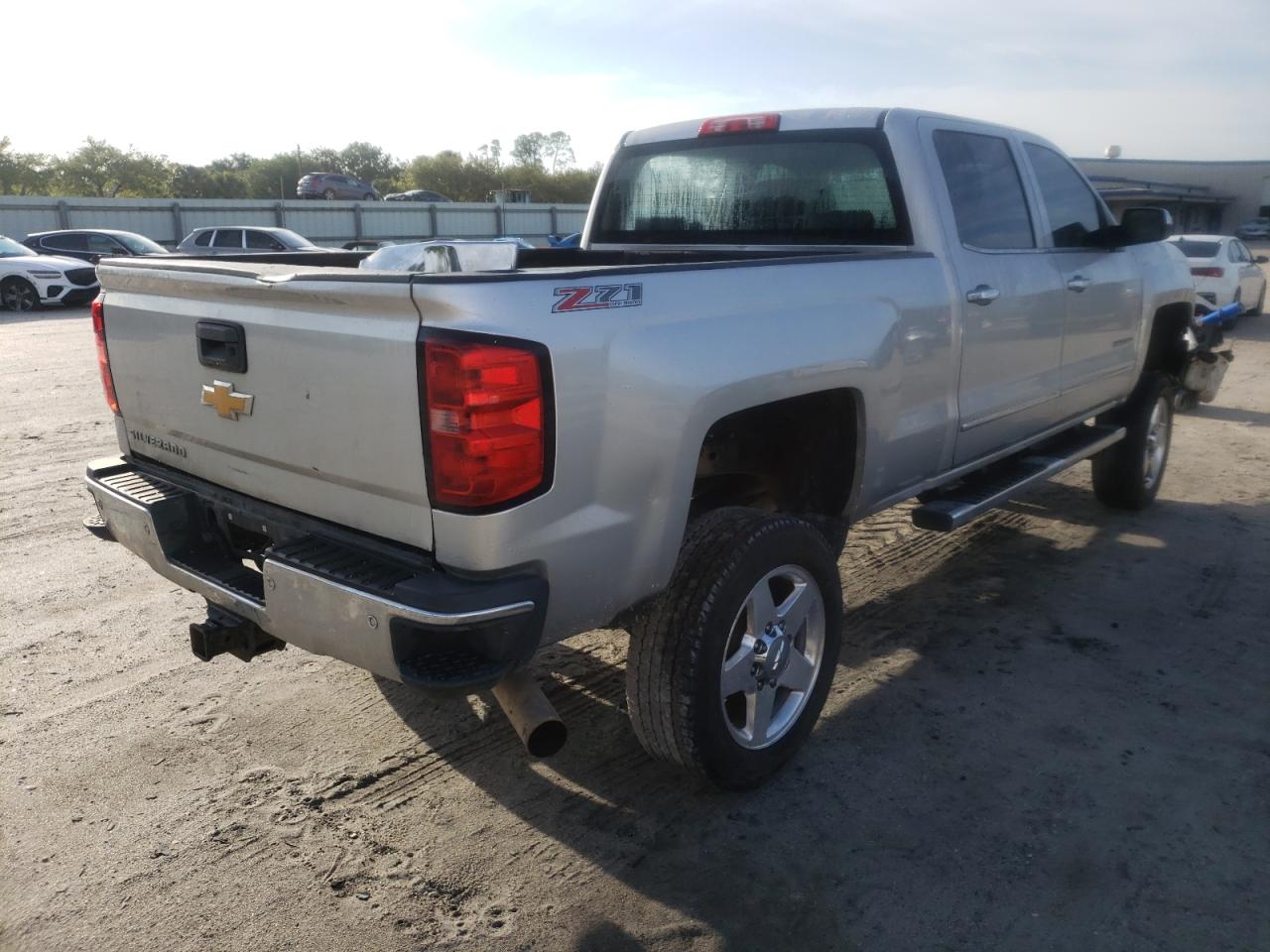 Photo 4 from auction – 2015 CHEVROLET SILVERADO with VIN 1GC1KWE83FF521591