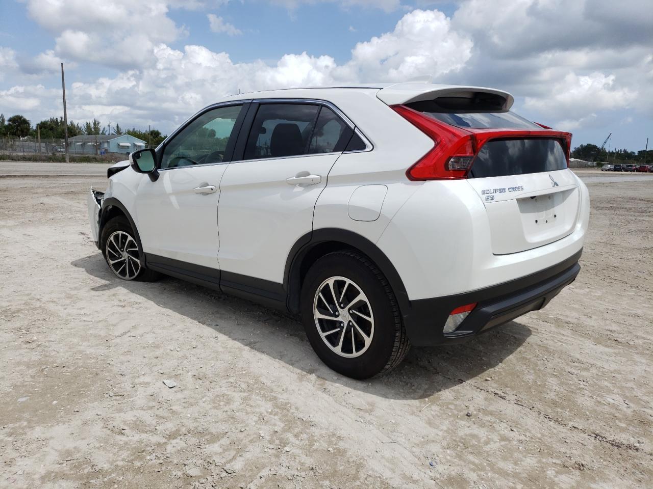 Photo 3 from auction – 2020 MITSUBISHI ECLIPSE CR with VIN JA4AT3AAXLZ022344