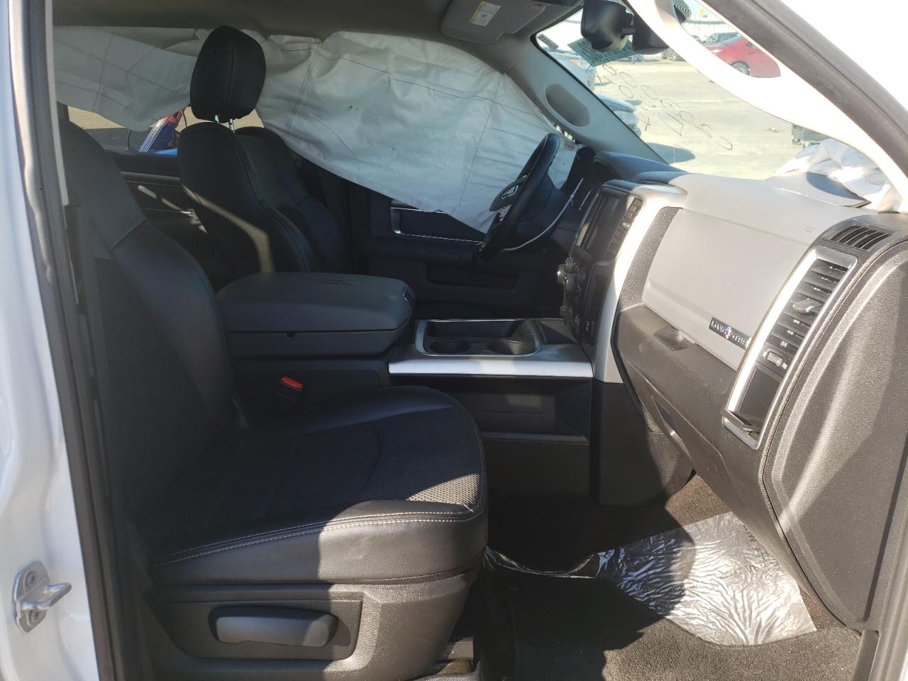 Photo 5 from auction – 2017 RAM 1500 SLT with VIN 1C6RR6TT0HS769403